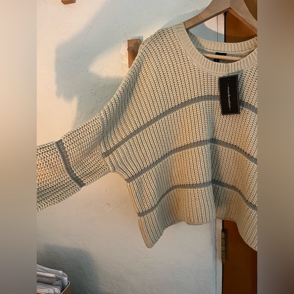 NWT - Moon & Madison cream and grey striped cropped sweater - Picture 5 of 6